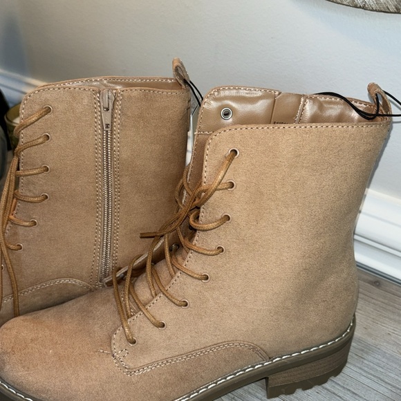 NWT Universal Thread Ophelia Lace Up Boots - Picture 4 of 9